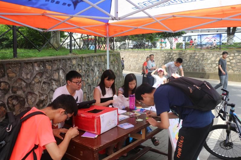 在线买世界杯平台“怀感恩之心，报三春之晖”感恩母亲节志愿活动顺利举办