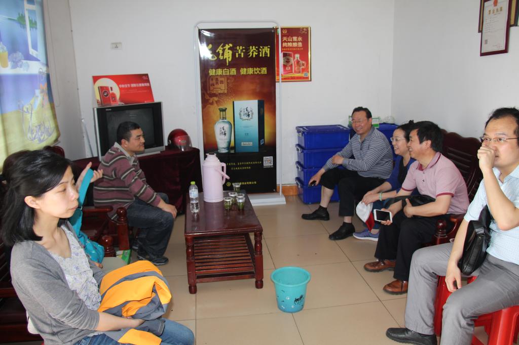 教师进农户，理论下基层——在线买世界杯平台全体党员教师赴英山县乌云山村学习调研