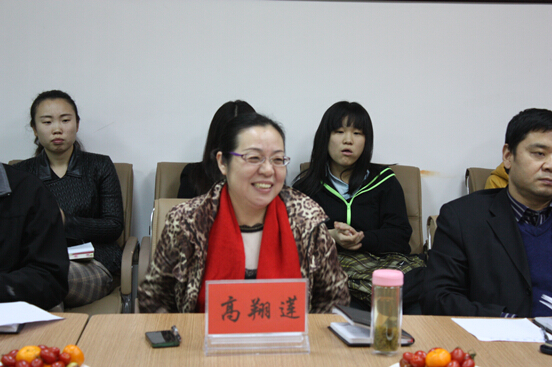 在线买世界杯平台师生座谈会顺利举行